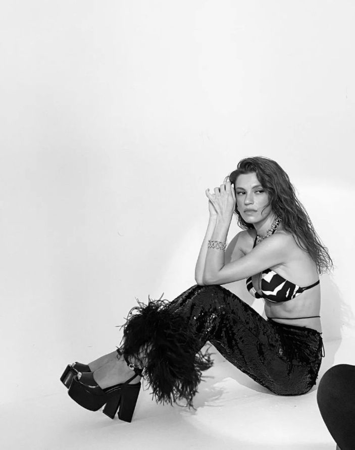 Arka Sokaklar'ın Zeliş'i açıldıkça açıldı! Hüsnü Çoban kriz geçirir...