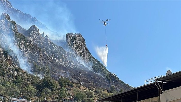 Türkiye'nin 3 ayrı bölgesinde orman yangını