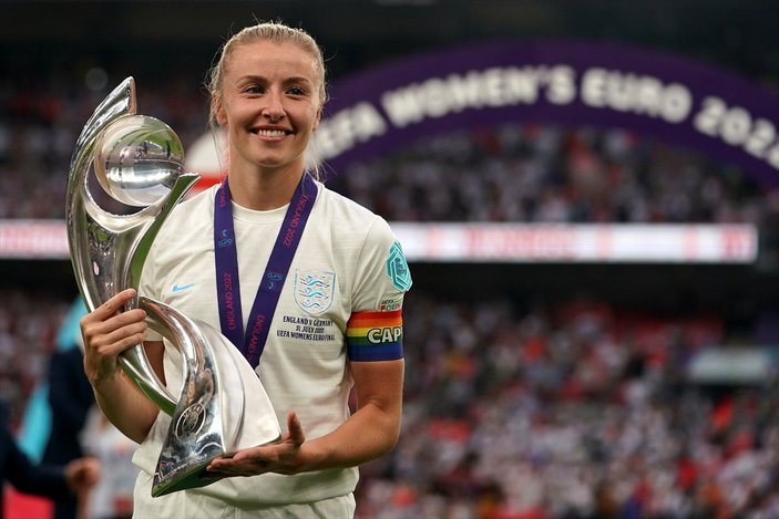 Almanya'yı uzatmalarda deviren İngiltere, Avrupa Kadınlar Futbol Şampiyonu oldu