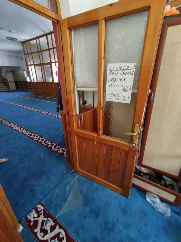 Kayseri'de hırsız camiden yardım paralarını çaldı