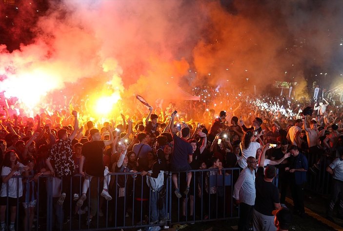 Trabzonspor taraftarı Süper Kupa sevinci yaşadı