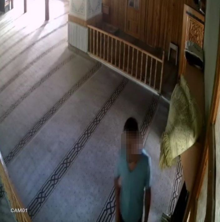 Kütahya'da camiden çocuklar için ayrılan dondurma parasını çaldı