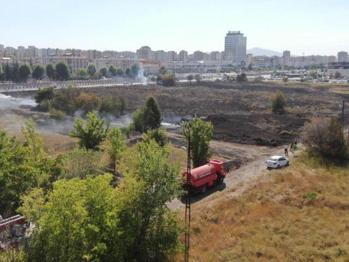 Kayseri'de çaldıkları kabloları yakan hırsızlık, yangın çıkardı