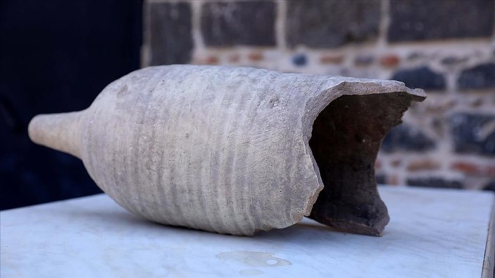 Diyarbakır'daki tarihi surlarda yaklaşık 1700 yıllık amfora bulundu
