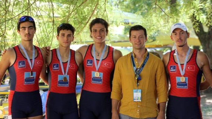 Genç kürekçilerden İtalya'da 3 madalya