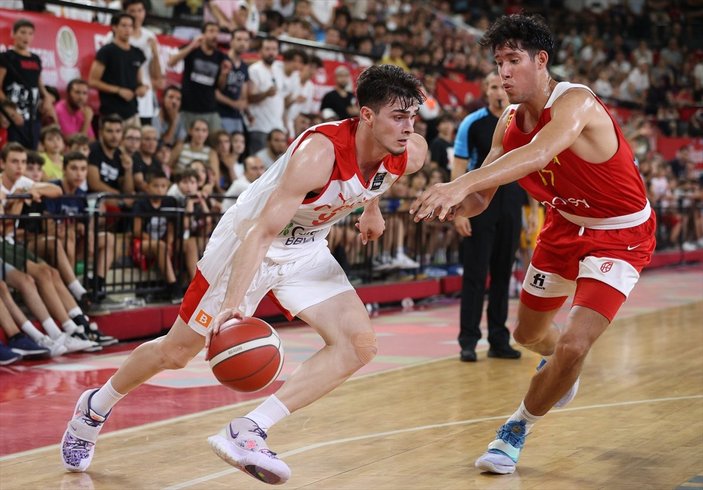 18 yaş altı basketbolcular Avrupa'da ilk yenilgiyi İspanya'ya karşı aldı