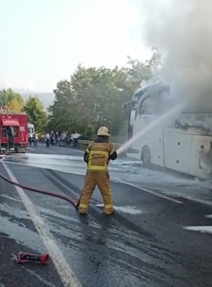 Bursa’da yolcu otobüsü alev alev yandı