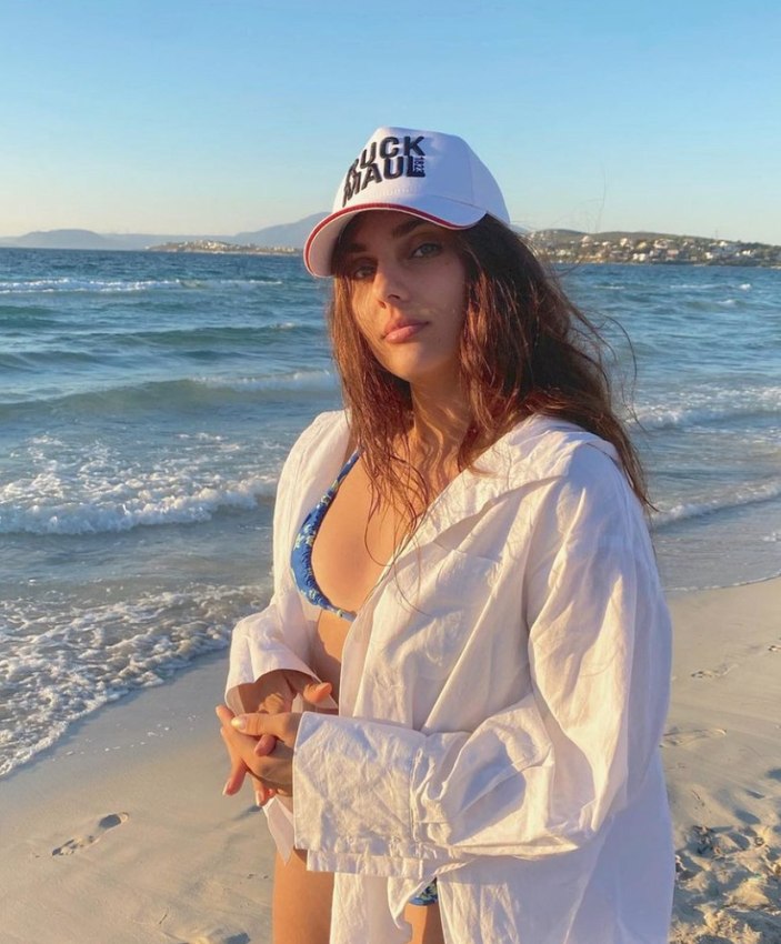 Survivor Tuğçe Melis Demir güzelliğiyle büyülüyor! 'Tablo gibisin..'