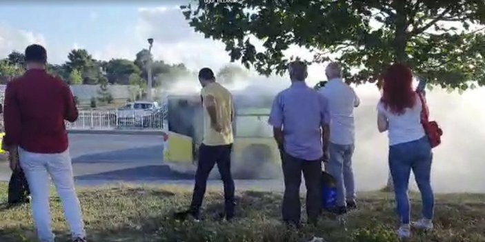 Arnavutköy’de İETT otobüsünün motoru yandı