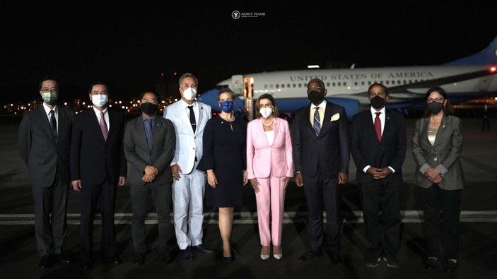 Nancy Pelosi'nin uçağı, Tayvan'a indi