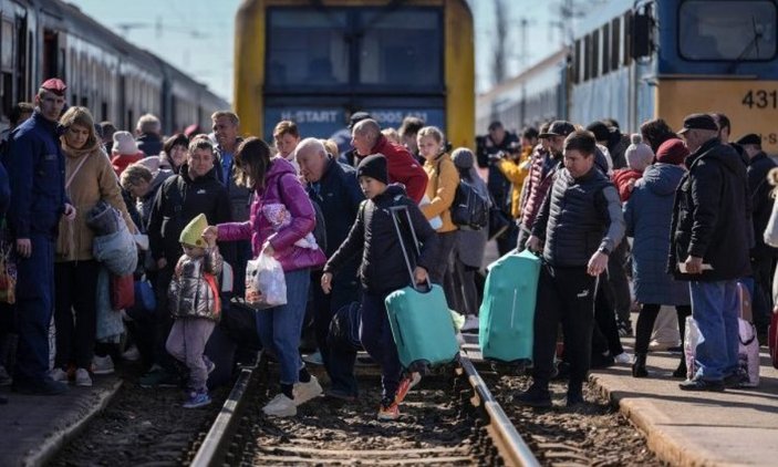 8 milyon Ukraynalı, ülkesini terk ederek AB ülkelerine gitti