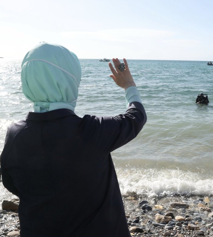 Emine Erdoğan'dan Van Gölü paylaşımı