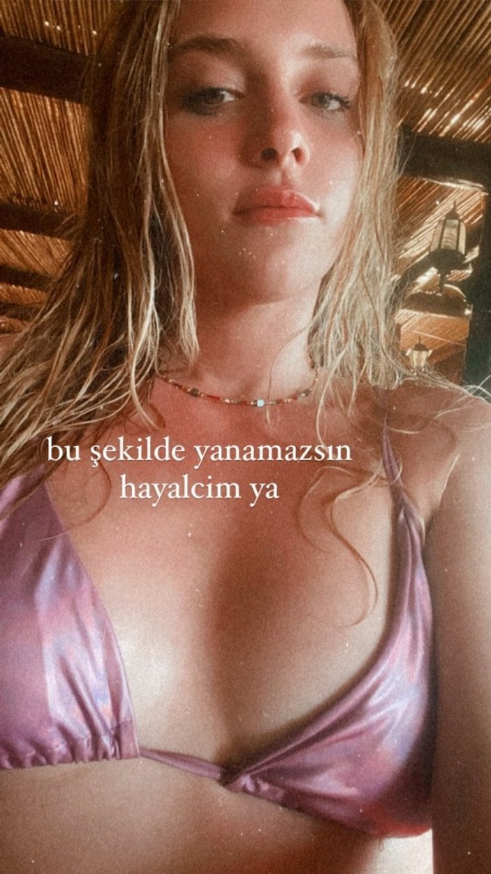 Hayal Köseoğlu'ndan bikinili poz