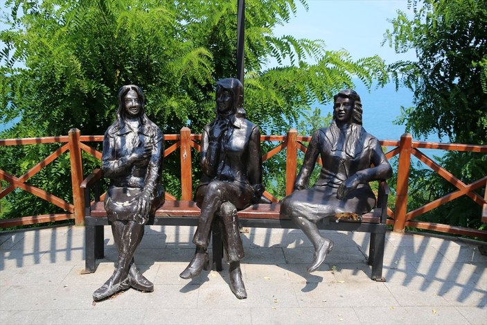 Ordu’daki ‘üç kız heykeli’ tahrip edildi