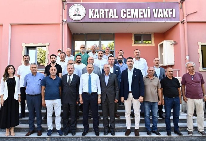 İstanbul Valisi Yerlikaya, muharrem ayı dolayısıyla cemevlerini ziyaret etti