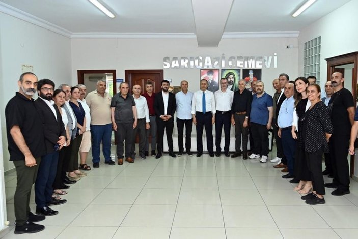 İstanbul Valisi Yerlikaya, muharrem ayı dolayısıyla cemevlerini ziyaret etti