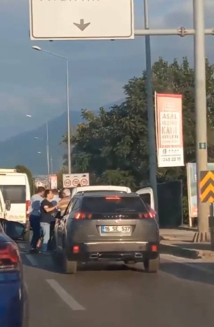 Bursa'da sürücülerin ‘yol verme’ tartışması