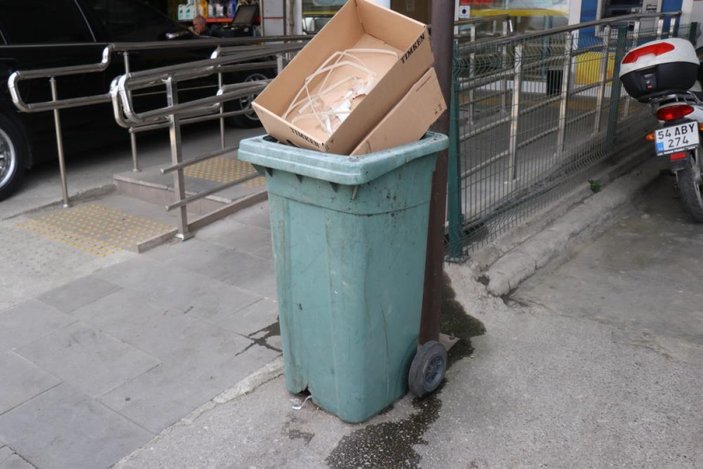 Sakarya'da kağıt toplayıcısı çöp konteynerini çaldı