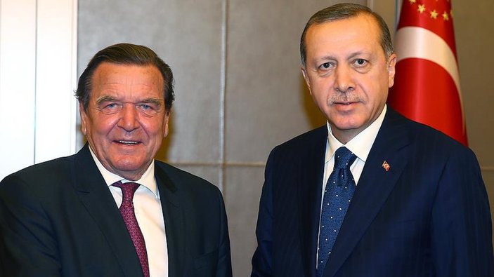 Gerhard Schröder'den Ukrayna'da ateşkes açıklaması: Türkler, çok yardımcı oldu