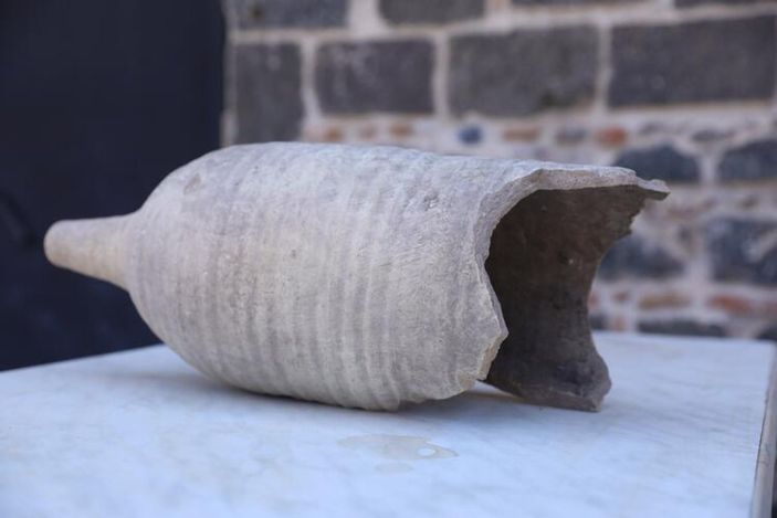 Diyarbakır’da bulunan 1700 yıllık amfora, müzeye teslim edildi