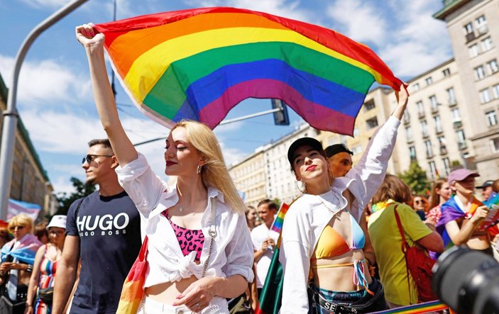 Ukrayna eşcinsellere evlilik hakkı vermeye hazırlanıyor