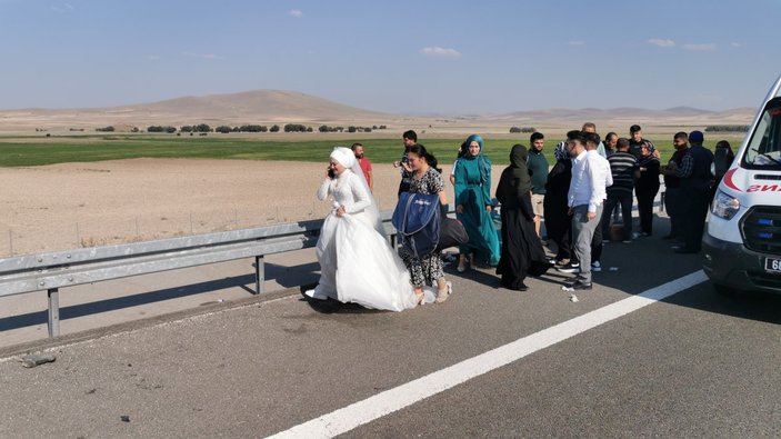 Aksaray'da tır düğün konvoyuna çarptı