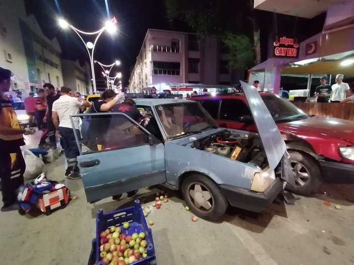 Erzincan'da 3 araç trafik kazasına karıştı