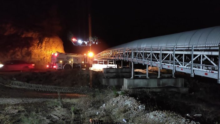 Soma'daki yangına havadan ve karadan müdahale ediliyor