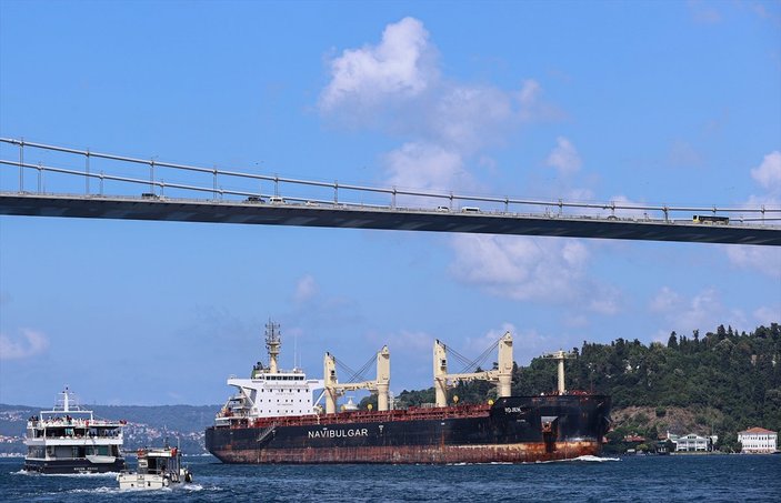 Ukrayna'dan gelen tahıl yüklü 2 gemi, İstanbul Boğazı'ndan geçti
