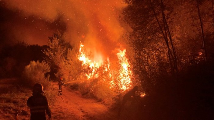 İspanya, yüzyılın en büyük yangınlarına karşı mücadele veriyor