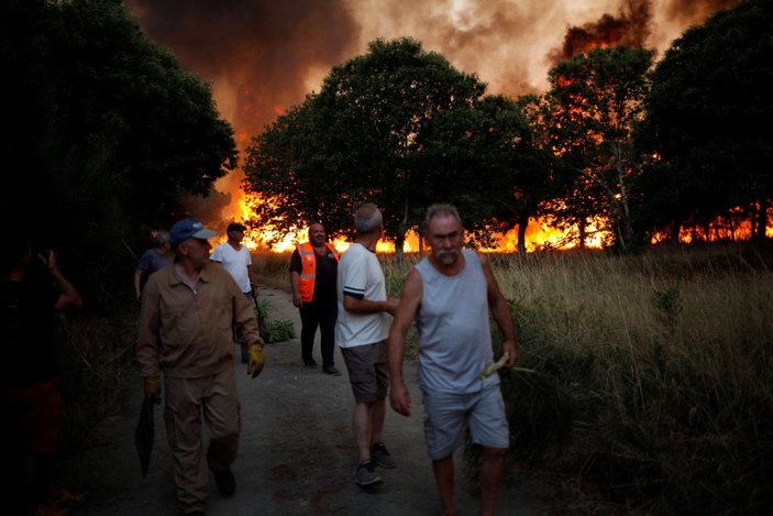 İspanya, yüzyılın en büyük yangınlarına karşı mücadele veriyor