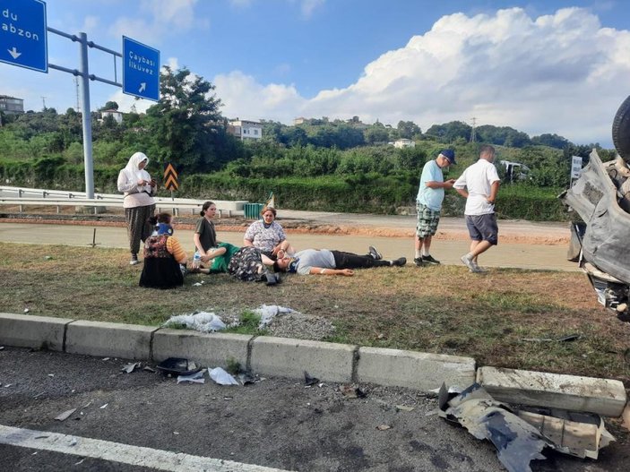 Ordu'da mevsimlik işçileri taşıyan minibüs kaza geçirdi: 16 yaralı