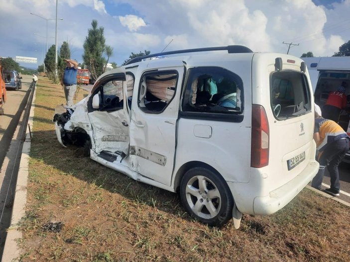 Ordu'da mevsimlik işçileri taşıyan minibüs kaza geçirdi: 16 yaralı
