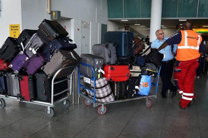 Qantas, üst düzey yöneticilerinden bagaj görevlisi olarak çalışmalarını istedi