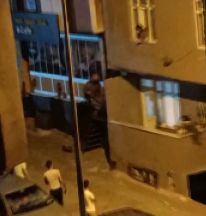 Sultangazi’de kahvehaneye silahlı saldırı düzenlendi