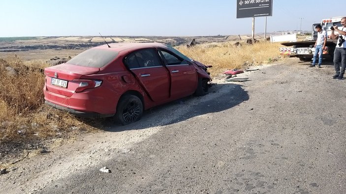 Şanlıurfa'da araç şarampole yuvarlandı: 2 yaralı