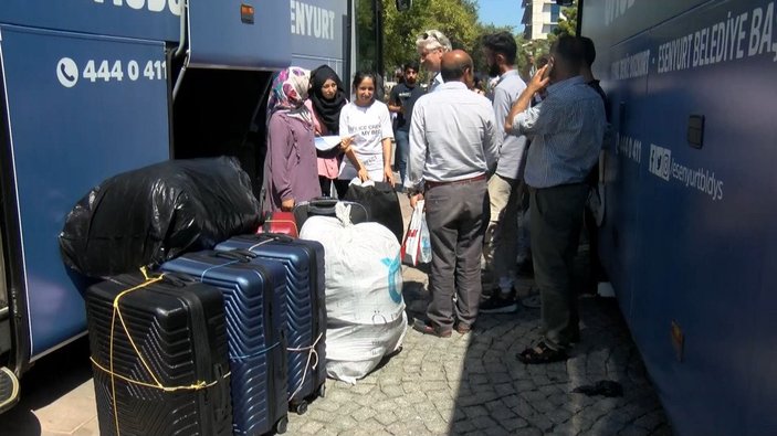 Esenyurt'tan 54 Suriyeli, gönüllü dönüş için yola çıktı