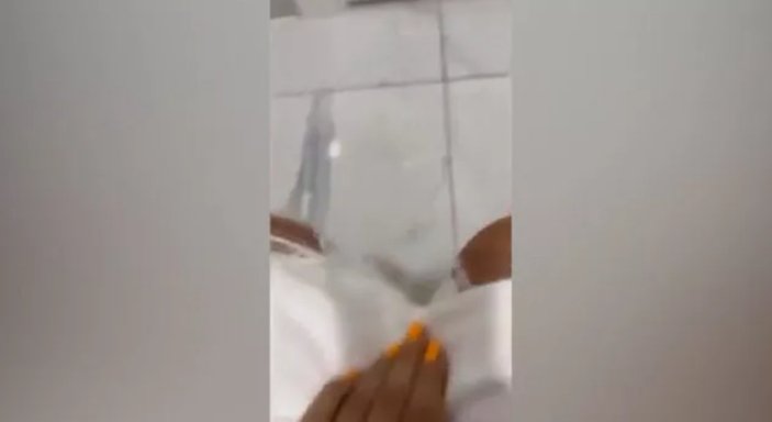 Türkiye bunu da gördü! Banu Parlak tuvaletini yaparken video paylaştı.. Fermuarı açınca