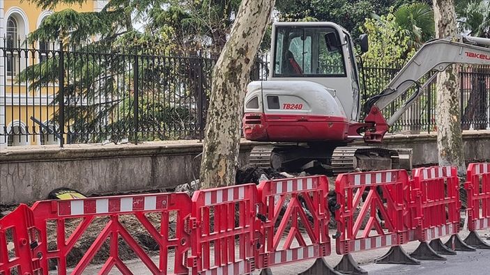 a İBB Çırağan’daki ağaçları bilerek kuruttu iddiası