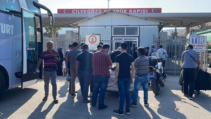 54 Suriyeli, Hatay ve Kilis'ten ülkelerine uğurlandı