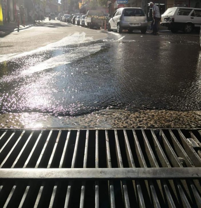 Tekirdağ'ın içme suları sokaklara ve kanalizasyonlara akıyor
