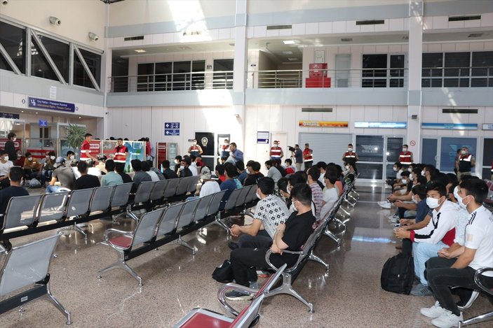 136 kaçak göçmen, Erzurum'dan Afganistan'a gönderildi
