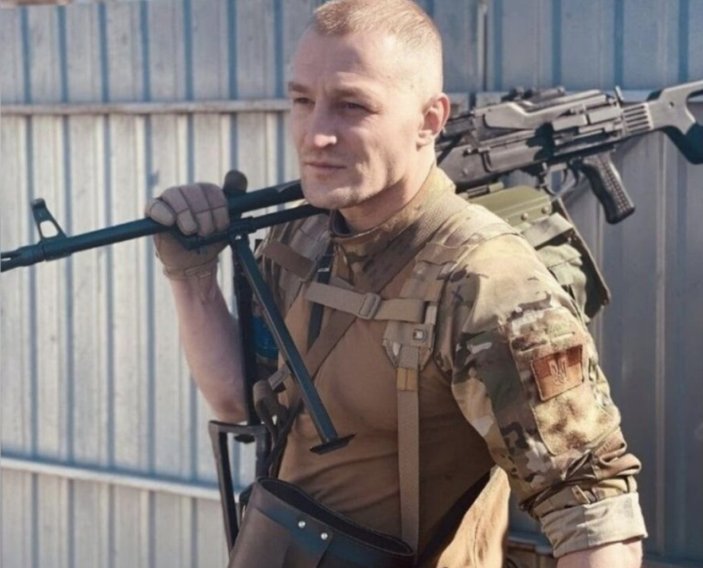 Rus askeri öldürdükten sonra annesini arayarak dalga geçen Ukraynalı asker yakalandı