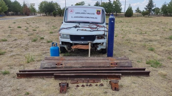 Kırklareli'de 250 bin liralık tren rayı çalan şahıslar yakalandı