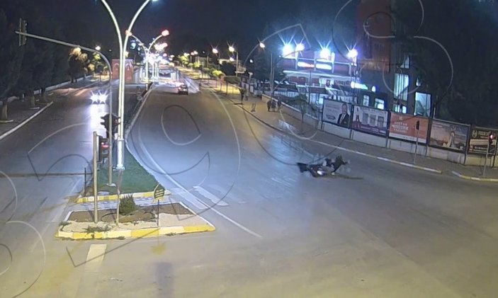 Tokat'ta motosiklet iki kadına çarptı