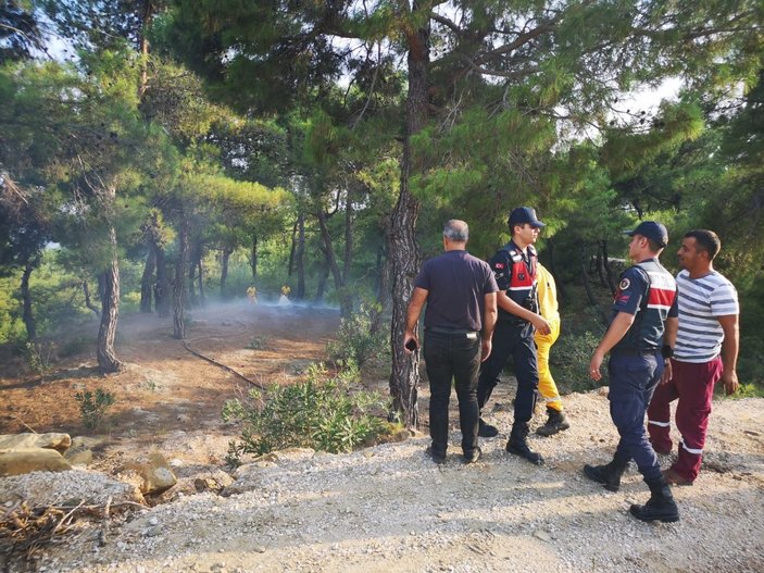 Adana'da askerler yangına ayaklarıyla müdahale etti