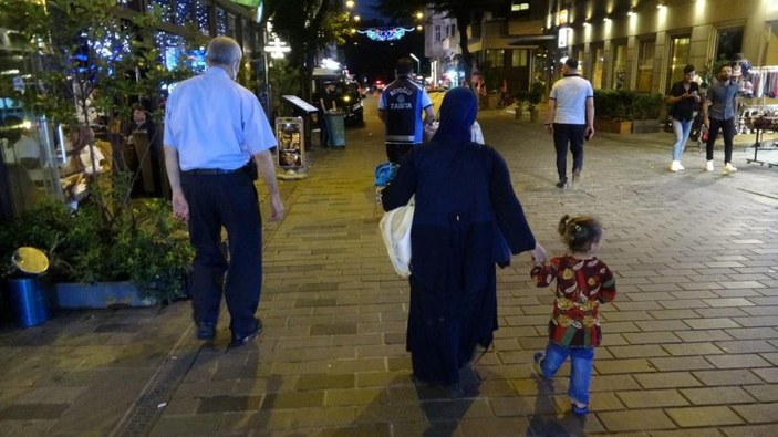 Taksim'de ikinci kez dilenirken yakalanan kadın basın mensubunu tehdit etti