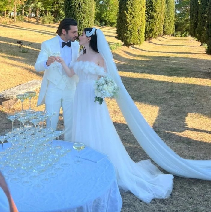 Özge Gürel ile Serkan Çayoğlu İtalya'da düğün yaptı