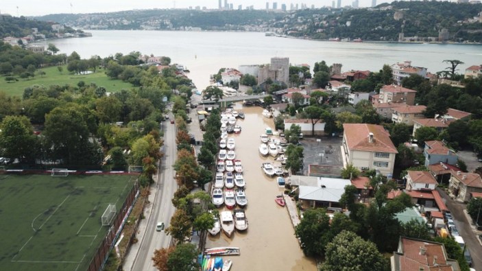 İstanbul Boğazı, sağanağın ardından renk değiştirdi