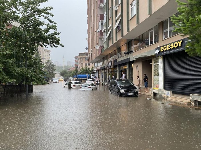 İstanbul genelinde şiddetli yağmur etkili oluyor